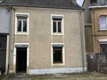 maison 3 facades avec jardin - a renover.