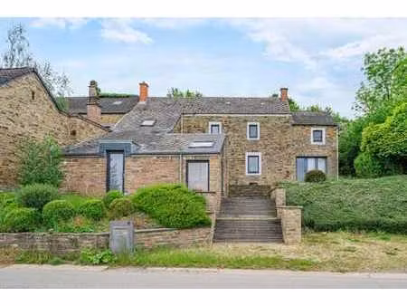 maison 3 façades en pierres du pays à jallet