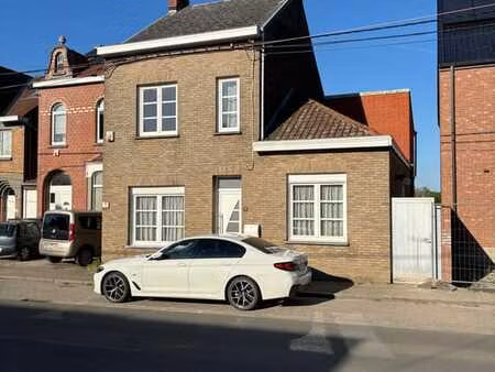 maison 4 façades  idéal pour professions libérales  peb c