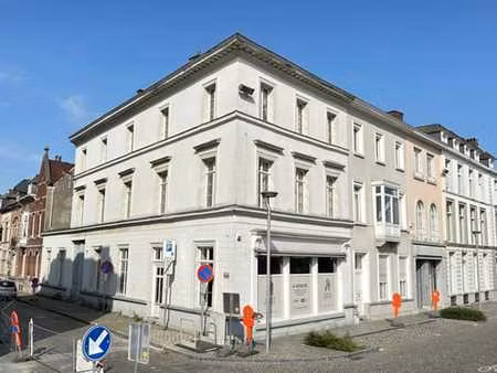quai dumon - maison de commerce