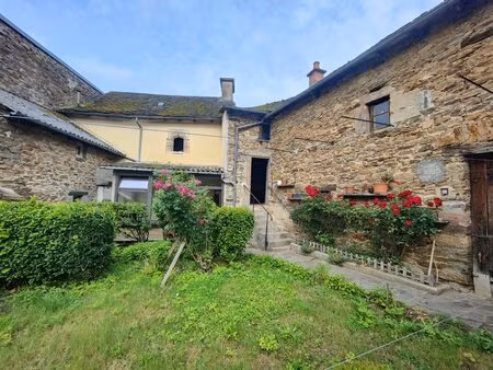 calmont-maison avec jardin a renover