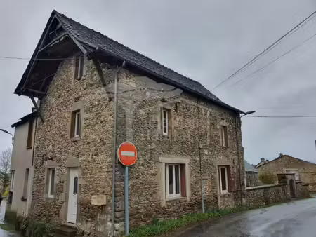 pradinas- maison de village avec terrain et dependances