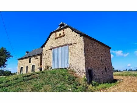 montbazens ensemble en pierre de caractère grange avec cu validé et vue dégagée