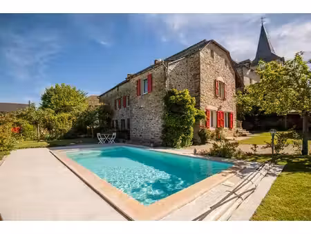 maison en pierres au charme intemporel