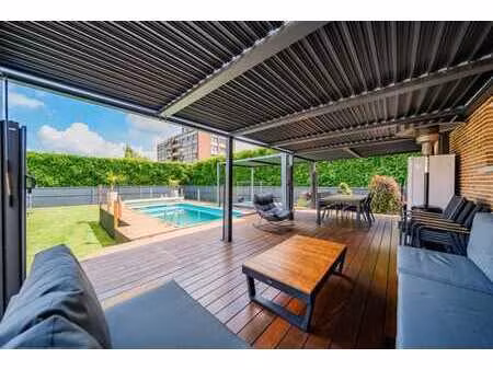 magnifique villa / bungalow avec piscine à wanze