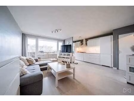 superbe appartement hyper lumineux et rénové.