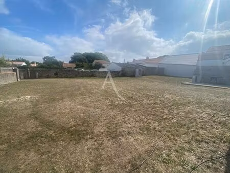 terrain barbatre 805 m2