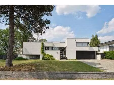 villa gerard cools avec piscine et bureau!!