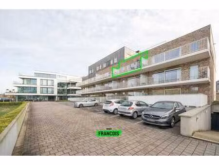 appartement met 2 slaapkamers en garage in centrum loppem