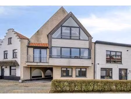 propriété d'investissement avec 3 appartements à vendre dans