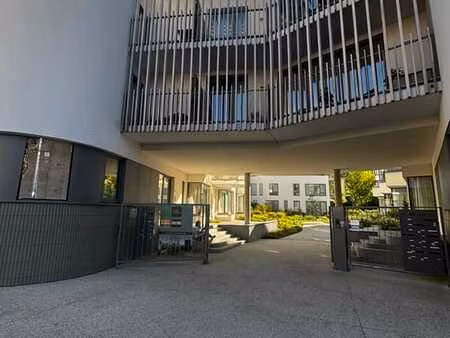 appartement 1 ch. à uccle  terrasse et epc a+