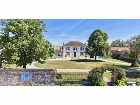 maison avec piscine bresdon (17)