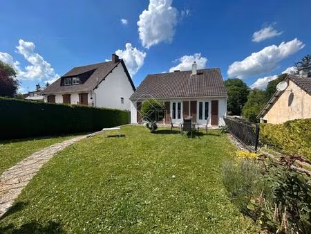 maison 6 pièces 120 m² avec grand jardin arboré à vert