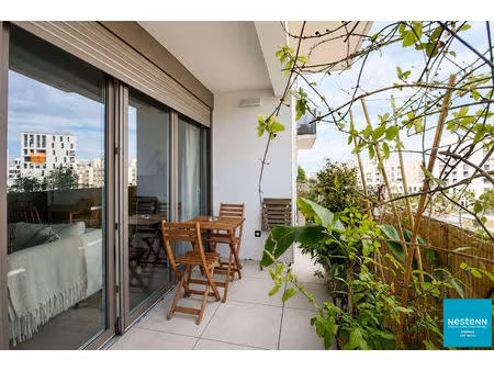 appartement 3 pièces avec extérieur et parking à bordeaux bastide