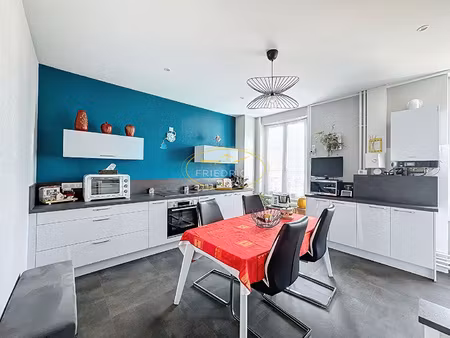 appartement rénové avec jardin à deux pas du centre-ville de