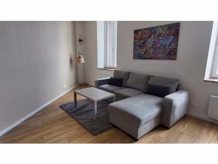 location meublée appartement 3 pièces 60 m² à saint-jean-d'angély (17400)  550 €