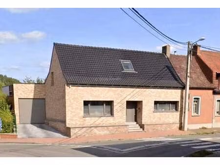 maison 3 façades  3 chambres jardin et garage