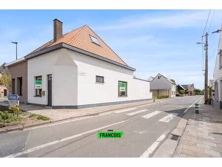 maison rénovée et extrêmement économe en énergie à lievegem