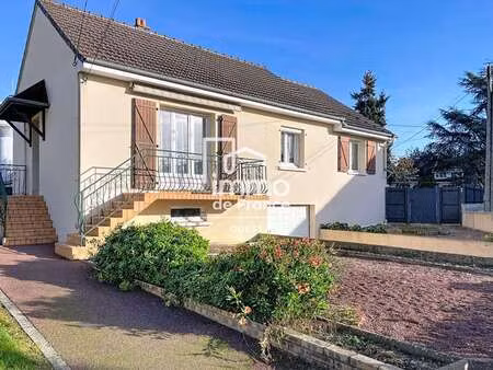 vente maison à évron (53600) : à vendre / 84m² évron