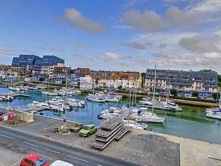 location appartement t1 meublé à courseulles-sur-mer (14470) : à louer t1 meublé / 20m² co