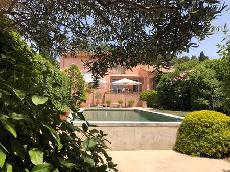 villa pujaut 4 pièce(s) 162 m2 plus dépendances de 60 m² et garage sur 876 m² de terrain a