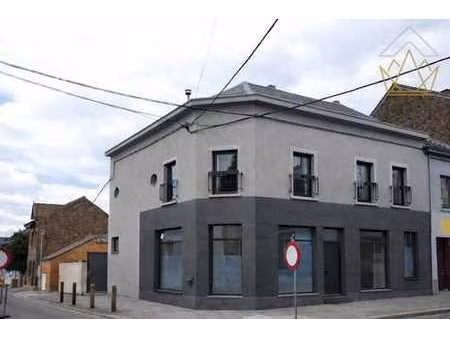 rez commercial proche du parc de mariemont