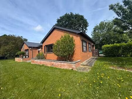corroy-le-grand: maison plein-pied  3 ch