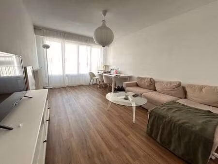 location appartement 3 pièces à la roche-sur-yon centre ville (85000) : à louer 3 pièces /