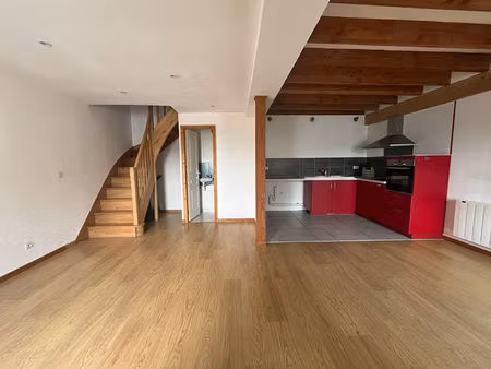 appartement 3 pièces à louer à lésigny - calme et bien équipé