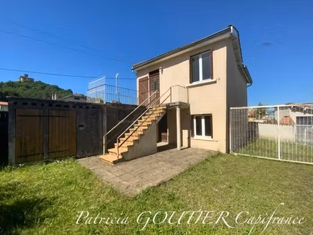 a saint romain le puy (42). maison individuelle de 68 m2 a renover au bord du canal et vue
