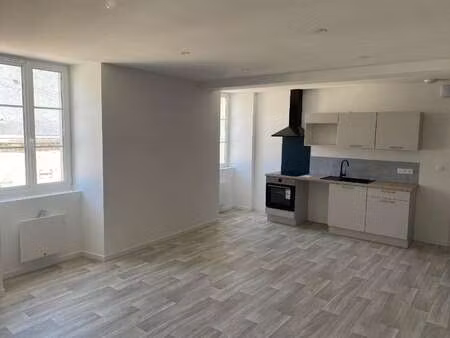 location appartement 2 pièces à la gravelle (53410) : à louer 2 pièces / 56m² la gravelle