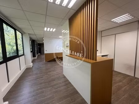 location bureaux 303 m²