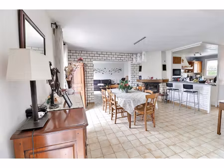maison avec garage  terrasse et jardin