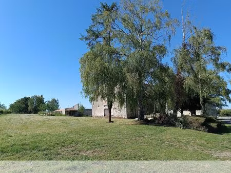 ensemble immobilier de caractère à rénover près de pons