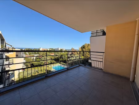 exclusivite appartement 3 pièces / piscine / 1 stationnement