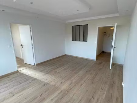 reims - appartement t3 - 2 chambres - balcons