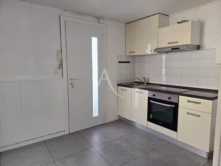 location appartement 2 pièces 42 m² à saint-benoît-de-carmaux (81400)