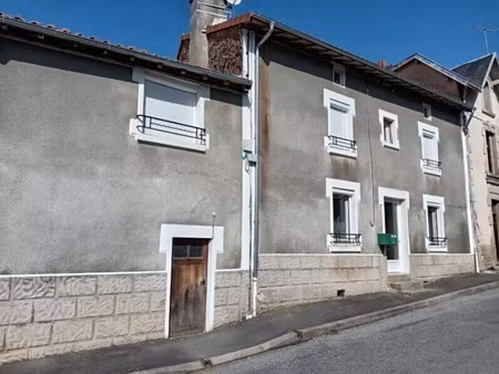 87460 bujaleuf - maison familiale de 176 m²