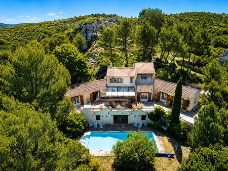 les pennes mirabeau vallon des magnans - propriété d'exception sur plus de 7 000 m² de ter