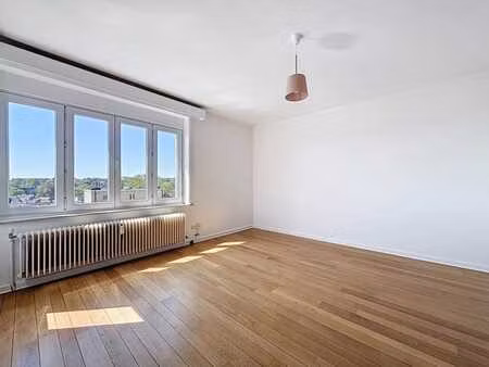 coghen : bel appartement rénové 1 chambre + bureau