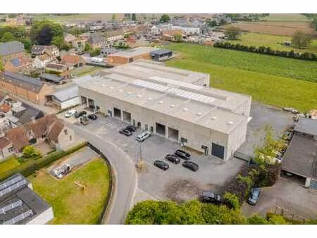 deinze – site industriel / entrepots de ± 2.760 m² sur ± 5.1