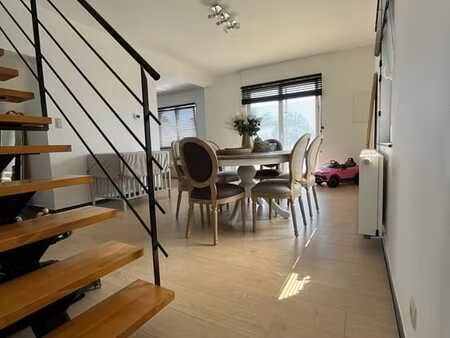villa entièrement rénovée – 210 m² – terrain de 450 m²