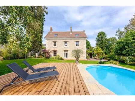 propriété de caractère du xixe siècle avec parc paysager et piscine