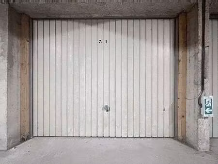 vente garage et parking à lorient centre ville (56100) : à vendre / 14m² lorient centre vi