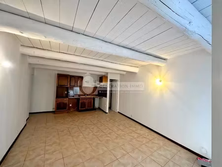 location appartement 2 pièces 41 m² à maillane (13910)  560 €