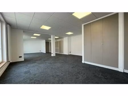 location bureaux 61 m²