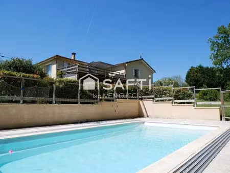 bel ensemble de deux maisons avec piscine