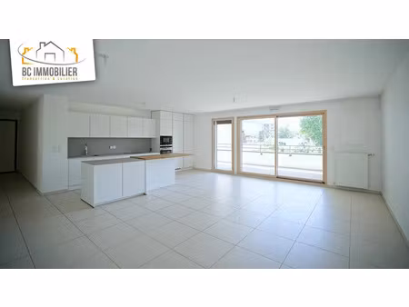 location appartement 4 pièces 110.34 m² à ferney-voltaire (01210)  2 680 €