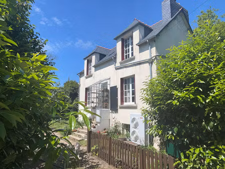 finistère: châteauneuf-du-faou. charmante maison de campagne de 2 chambres avec un terrain
