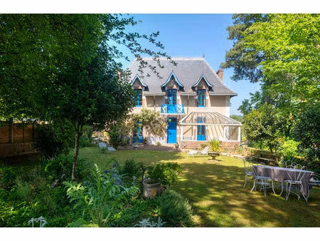 maison rouge 6 pièce(s) 114 m2